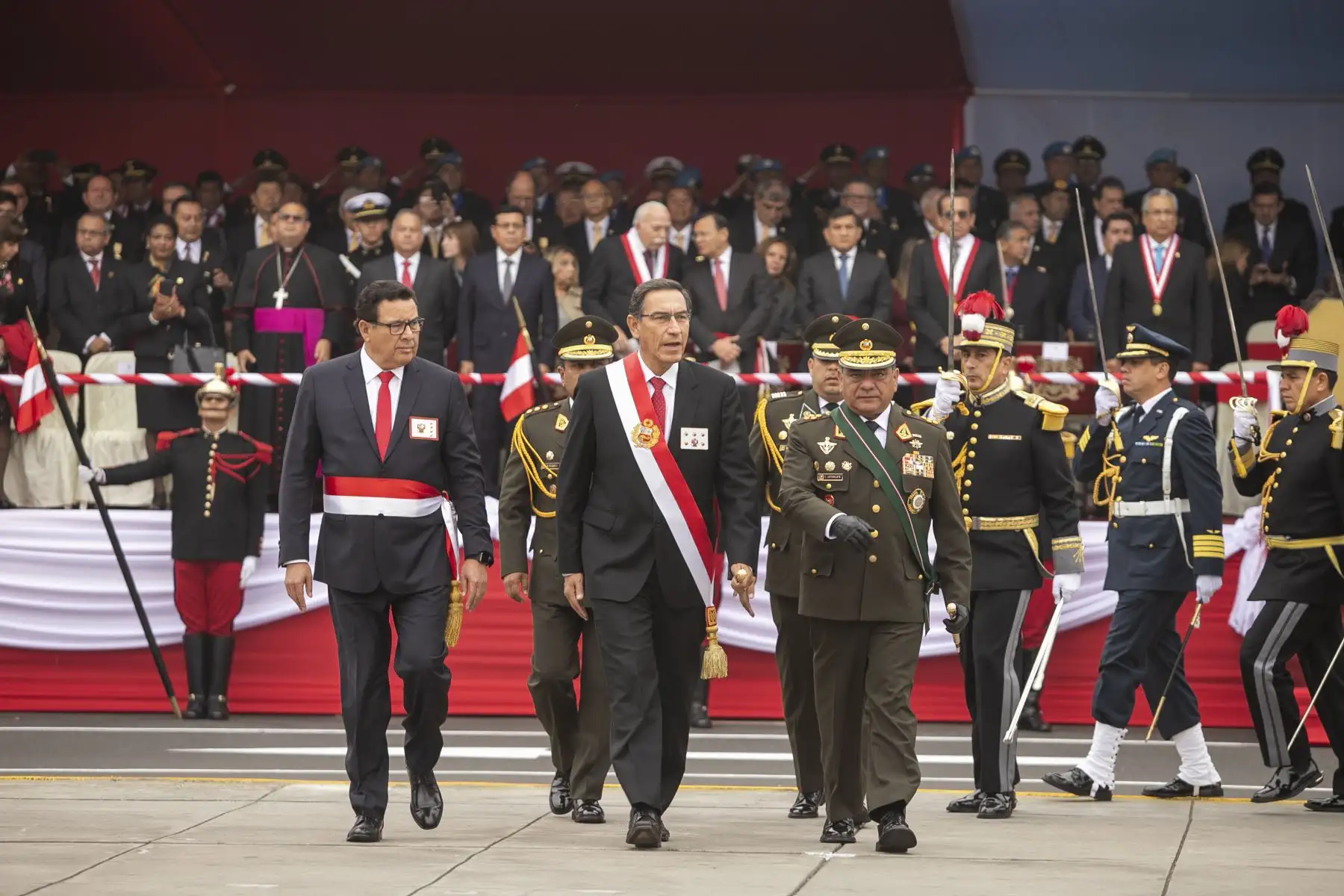 Jefe de Estado, Martín Vizcarra, preside ceremonia por el 139 Aniversario de la Batalla de Arica y Renovación del Juramento de Fidelidad a la Bandera. Foto: ANDINA/Prensa Presidencia