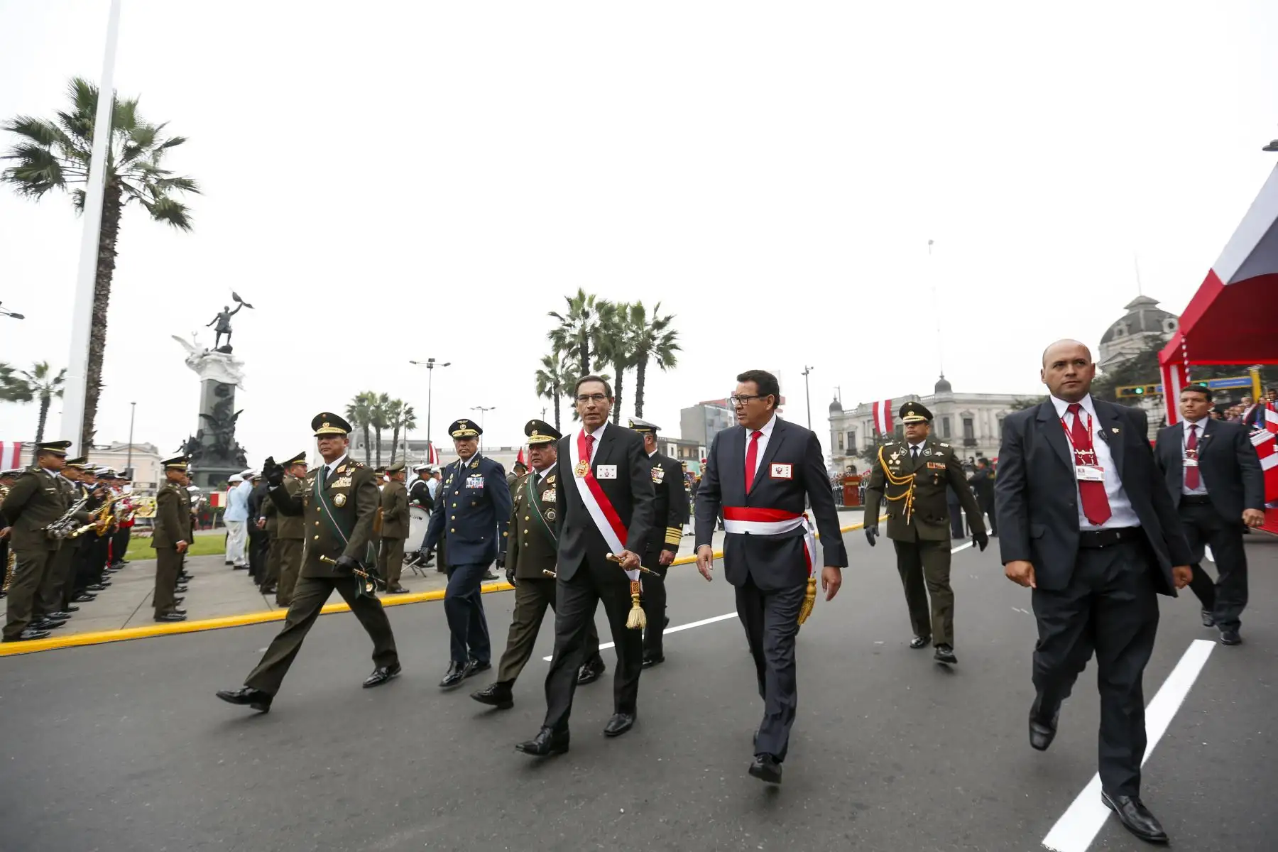 Jefe de Estado, Martín Vizcarra, preside ceremonia por el 139 Aniversario de la Batalla de Arica y Renovación del Juramento de Fidelidad a la Bandera. Foto: ANDINA/Prensa Presidencia