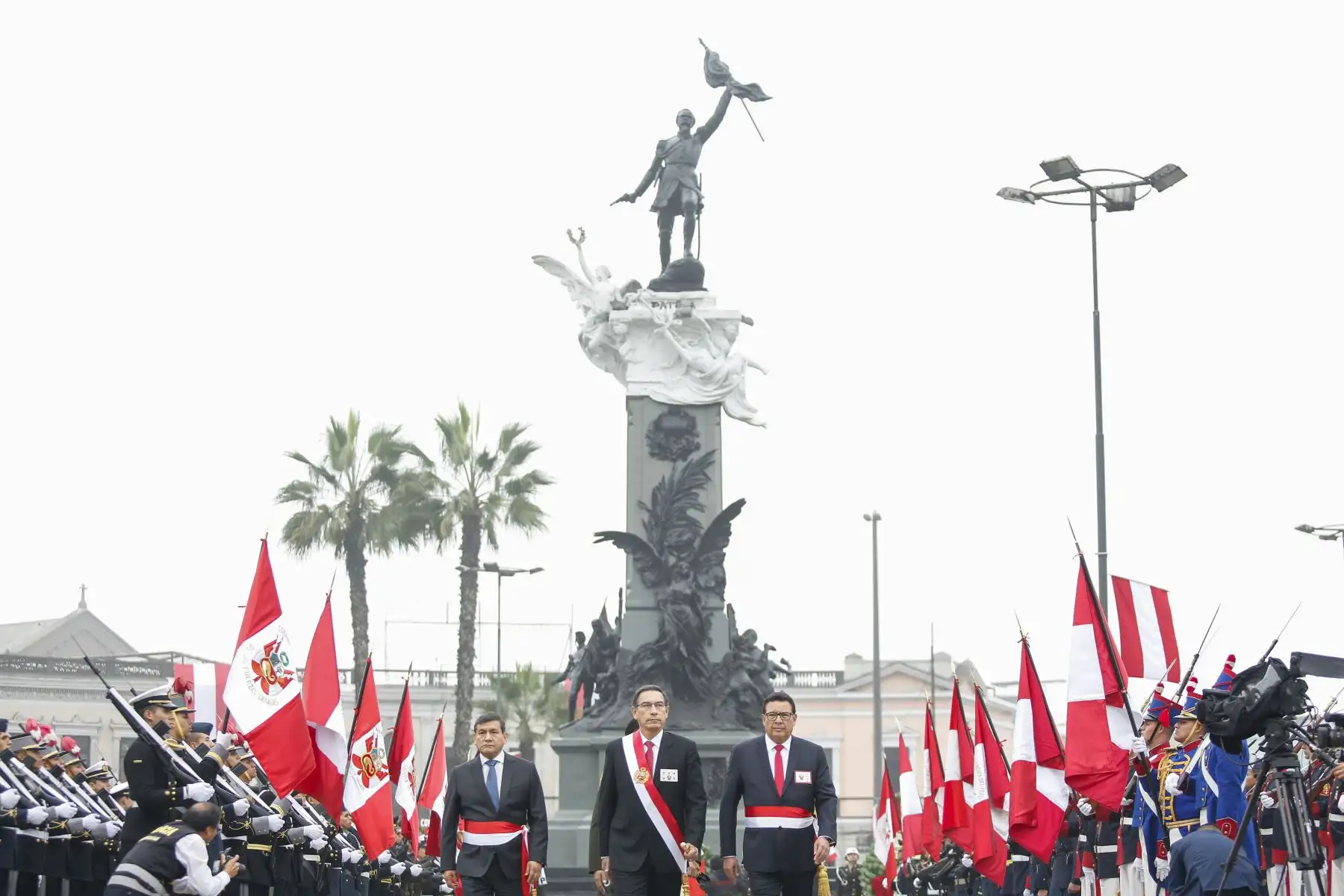 Jefe de Estado, Martín Vizcarra, preside ceremonia por el 139 Aniversario de la Batalla de Arica y Renovación del Juramento de Fidelidad a la Bandera. Foto: ANDINA/Prensa Presidencia