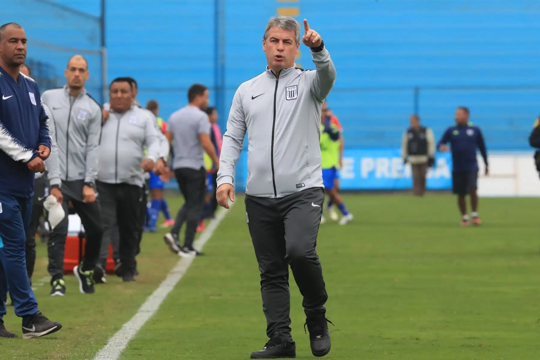Pablo Bengochea entrenador de Alianza Lima. Partido disputado en Lima donde Alianza Lima empató 1-1 ante Unión Comercio.

Foto: ANDINA/Juan Carlos Guzmán Negrini.