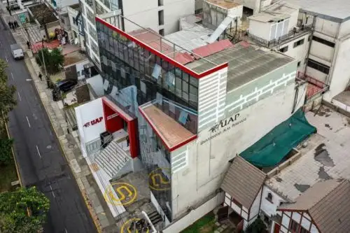 Clausuran local de la universidad Alas Peruanas en Jesús María. Foto: TVPerú