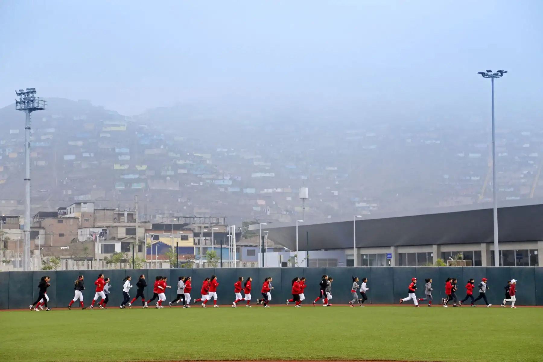 Niños de Villa María del Triunfo disfrutaron de una clase maestra de Softbol.
Foto:Lima 2019