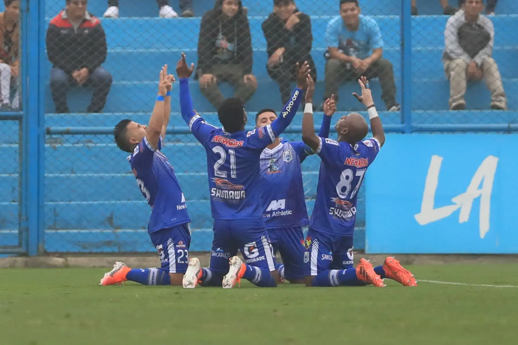 Sporting Cristal derrotó al Binacional por tres tantos a uno.

Foto: ANDINA/Juan Carlos Guzmán Negrini.