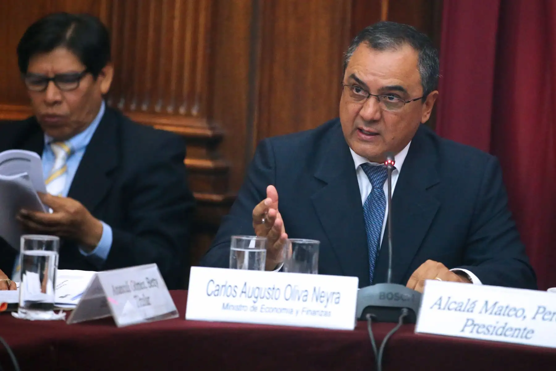 Ministro de Economía y Finanzas, Carlos Oliva. ANDINA/Vidal Tarqui