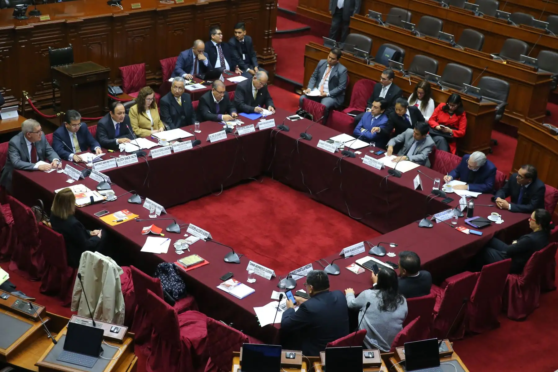 La Comisión Especial para elegir a los miembros de la Junta Nacional de Justicia (JNJ) se presenta ante la Comisión de Constitución del Congreso a fin de informar los avances de su trabajo. Foto: ANDINA/Vidal Tarqui