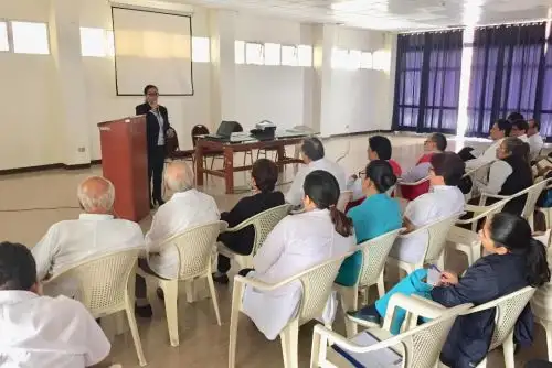 La gerenta de Salud de Lambayeque, María Esther Collantes, sostuvo una reunión con especialistas de la región para coordinar acciones frente al avance del síndrome de Guillain-Barré.