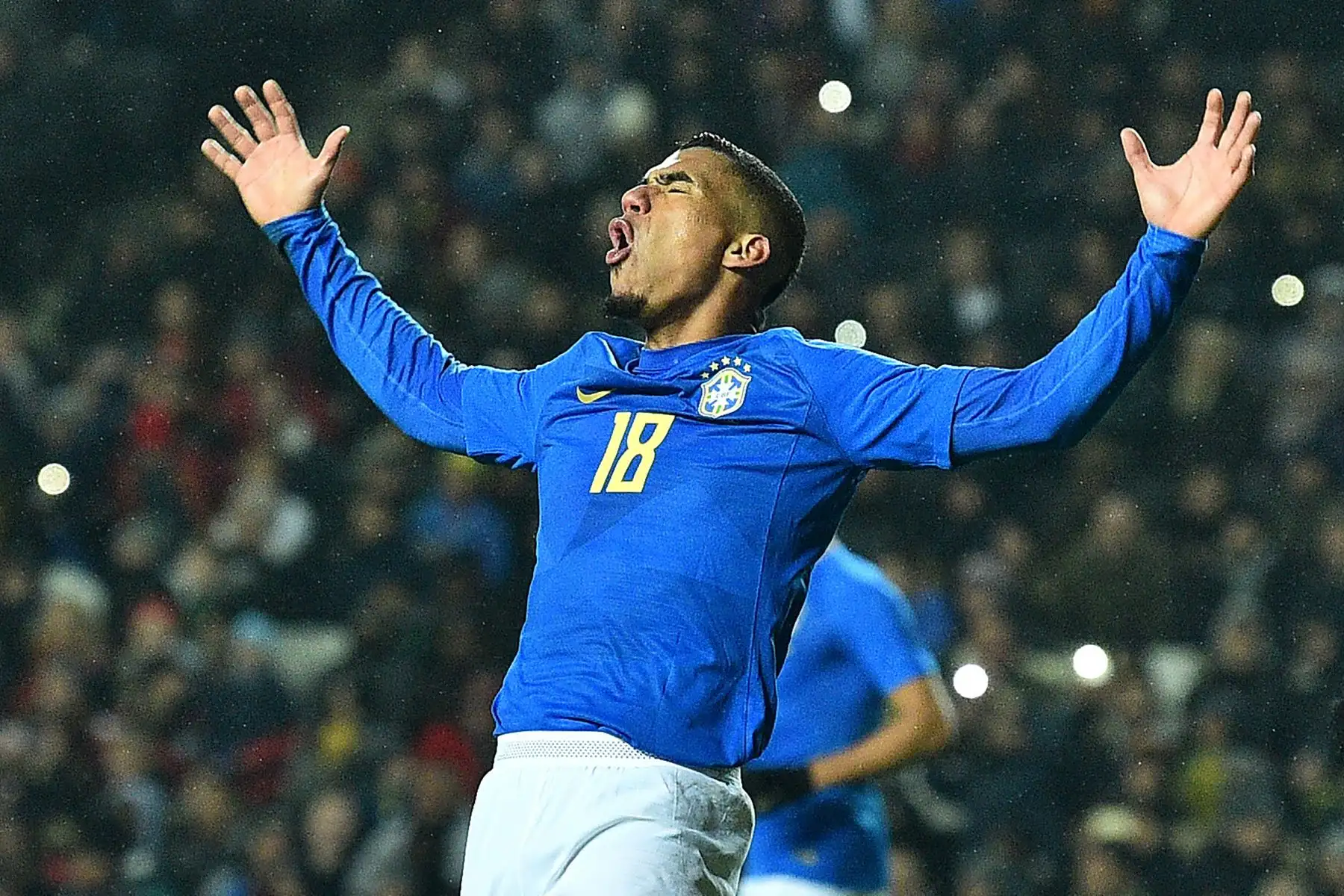 Allan (Allan Marques Loureiro)
Valor: US$ 68 millones; País: Brasil; Posición: Lateral derecho; Club: Napoli (ITA); Nacimiento: 8 de enero de 1991 (28 años); Partidos con su selección: 3; Goles: 0