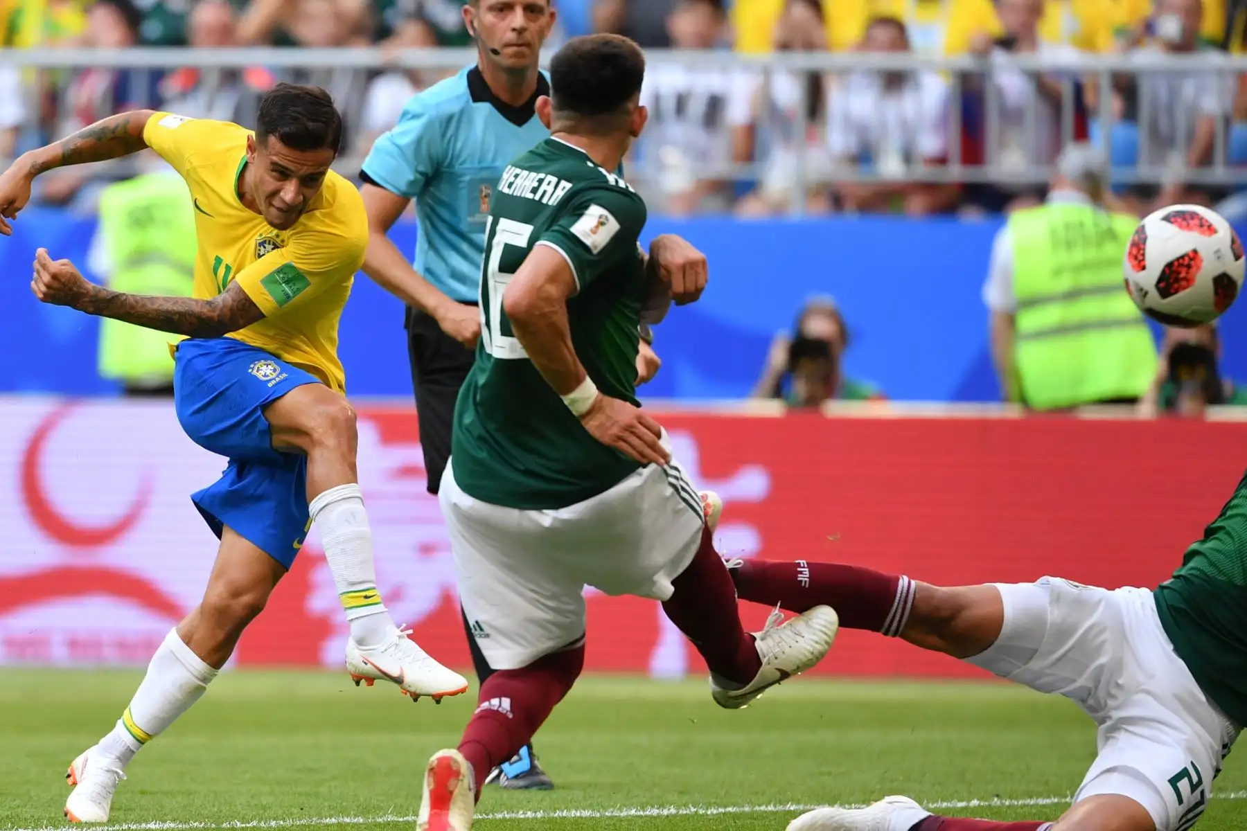 Coutinho (Philippe Coutinho)
Valor: US$ 113.4 millones; País: Brasil; Posición: Extremo izquierdo; Club: Barcelona (ESP); Nacimiento: 12 de junio de 1992 (27 años); Partidos con su selección: 47; Goles: 13