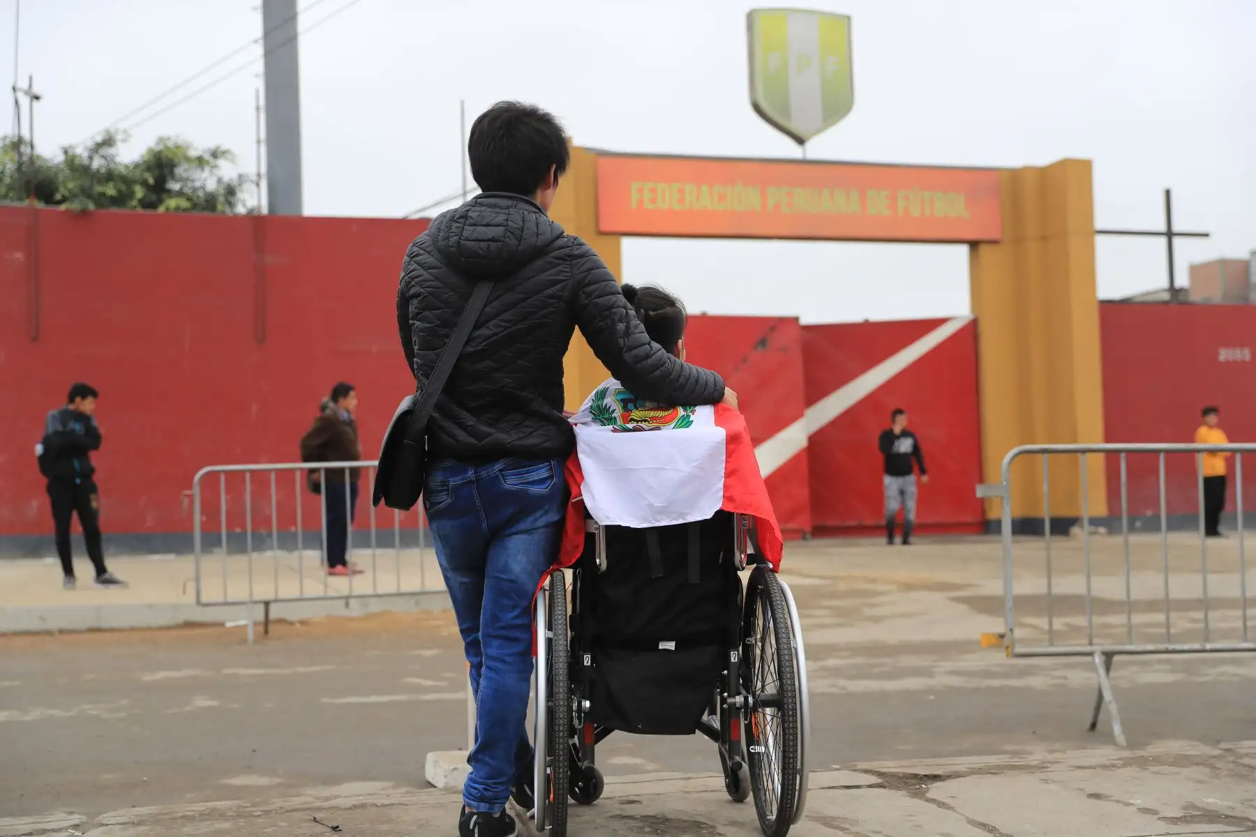 Traslado de la selección bicolor desde la Videna al Aeropuerto Jorge Chávez.

Foto: ANDINA/Juan Carlos Guzmán Negrini.