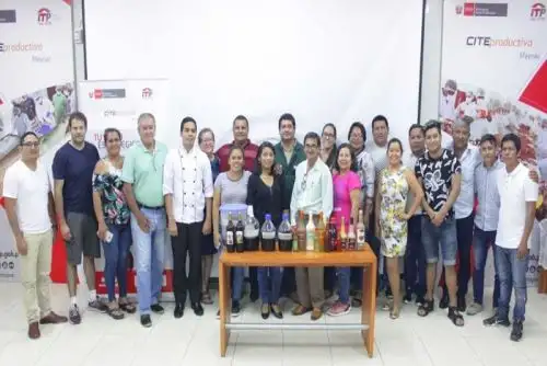 Para crear nuevos aromas y sabores en la fabricación de licores, emprendedores de la región Loreto ampliaron sus conocimientos en la producción de estas bebidas a base de huito, camu camu, taperiba, arazá o carambola, gracias a los especialistas del Instituto Tecnológico de la Producción (ITP) del Ministerio de la Producción (Produce).