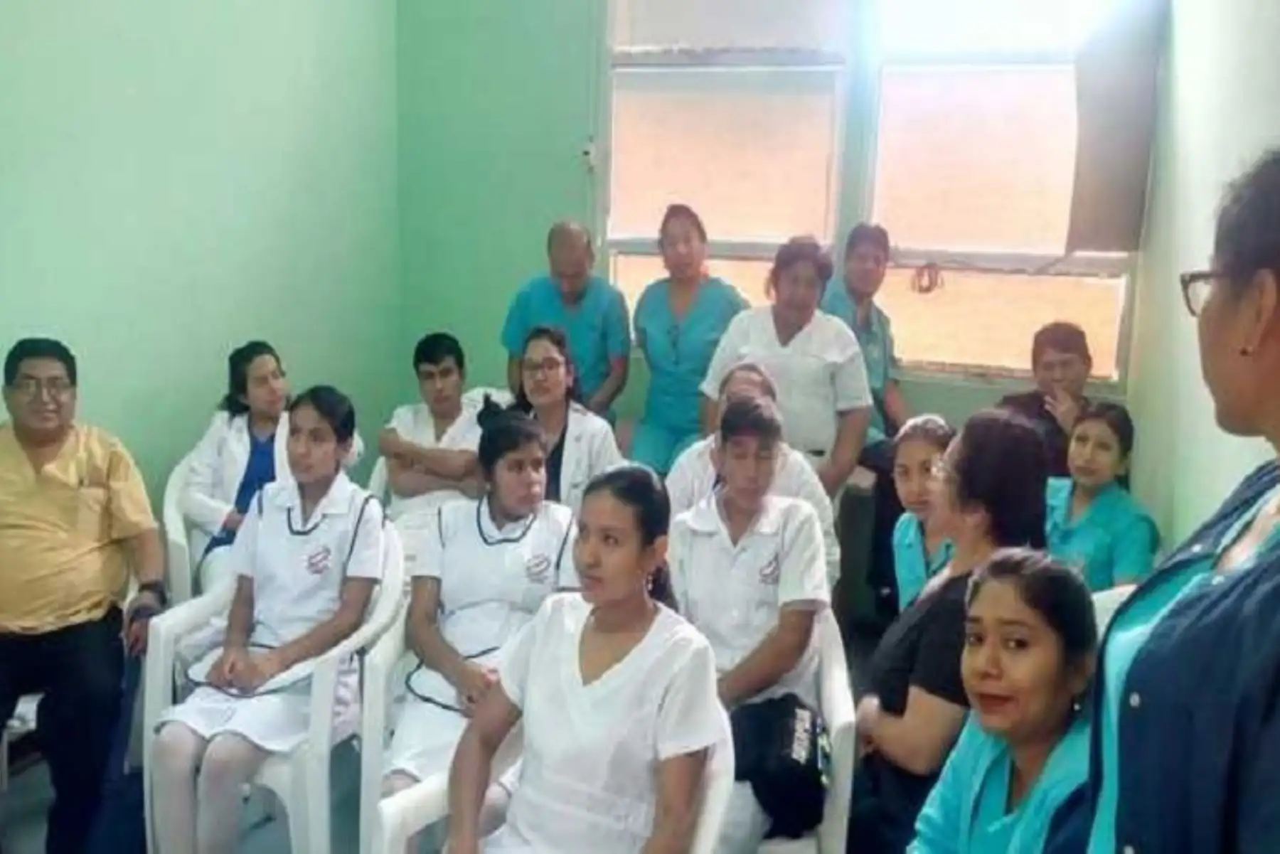 El Ministerio de Salud viene desplegando diversas acciones para salvaguardar a la población del Síndrome de Guillain-Barré, es así que haciendo uso de la Telesalud, logró capacitar a un total de 1,101 establecimientos de salud que conforman la Red Nacional de Telesalud.