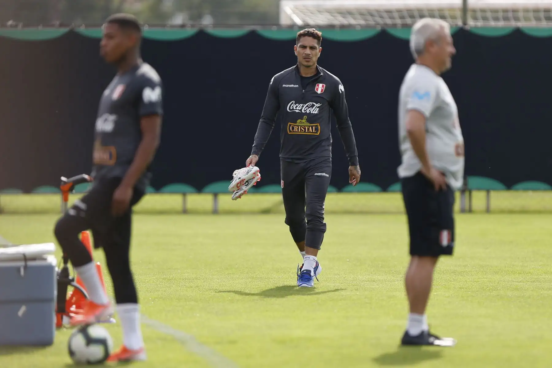 Paolo Guerrero entrena con la selección peruana en Porto Alegre, Brasil. Foto: AFP