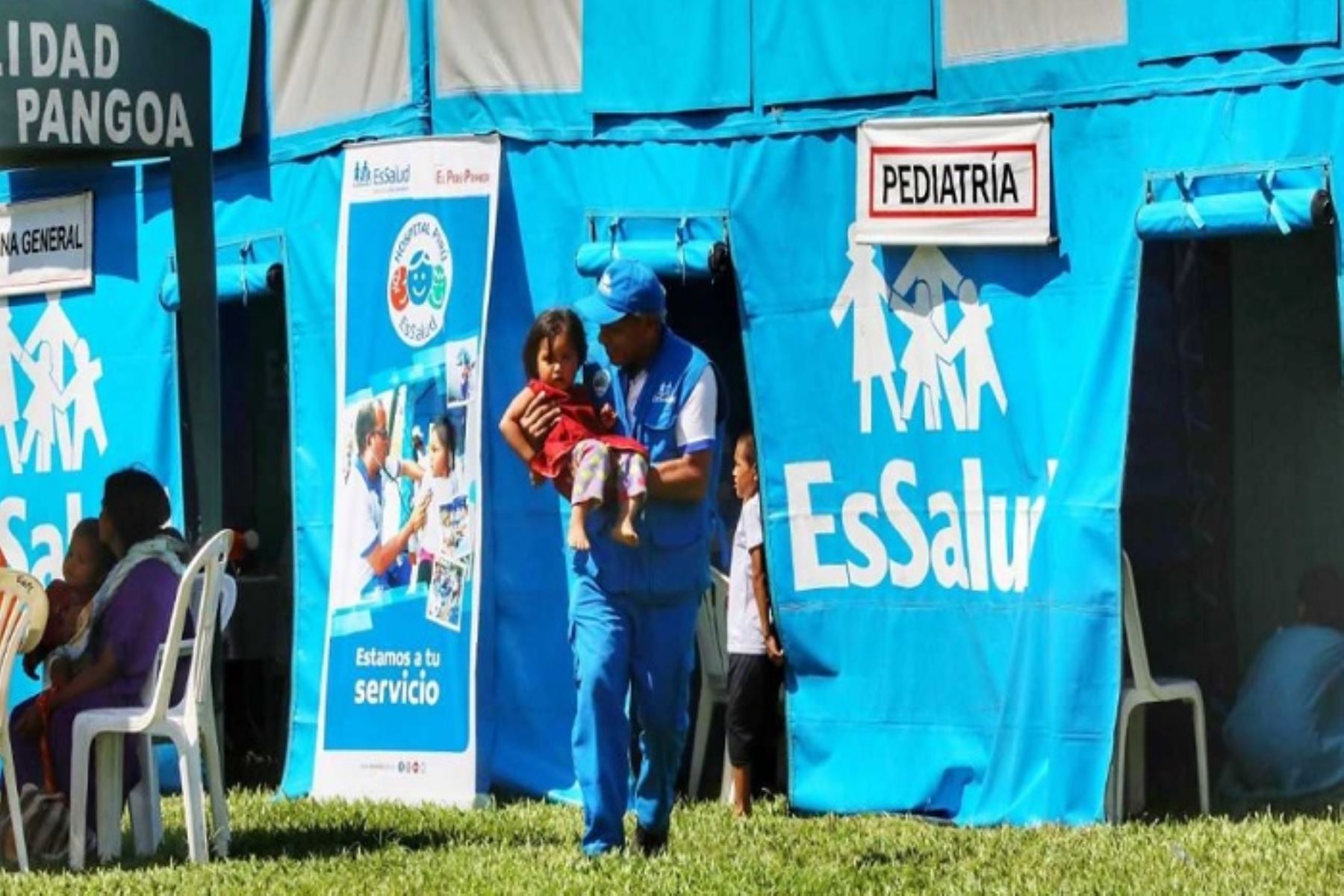 El Seguro Social de Salud (EsSalud) instaló el Hospital Perú en la comunidad nativa Tres Unidos de Matereni de Pangoa (Junín), que forma parte del Valle de los Ríos Apurímac, Ene y Mantaro (Vraem), que brinda atención médica especializada y gratuita a niños, mujeres y adultos mayores.