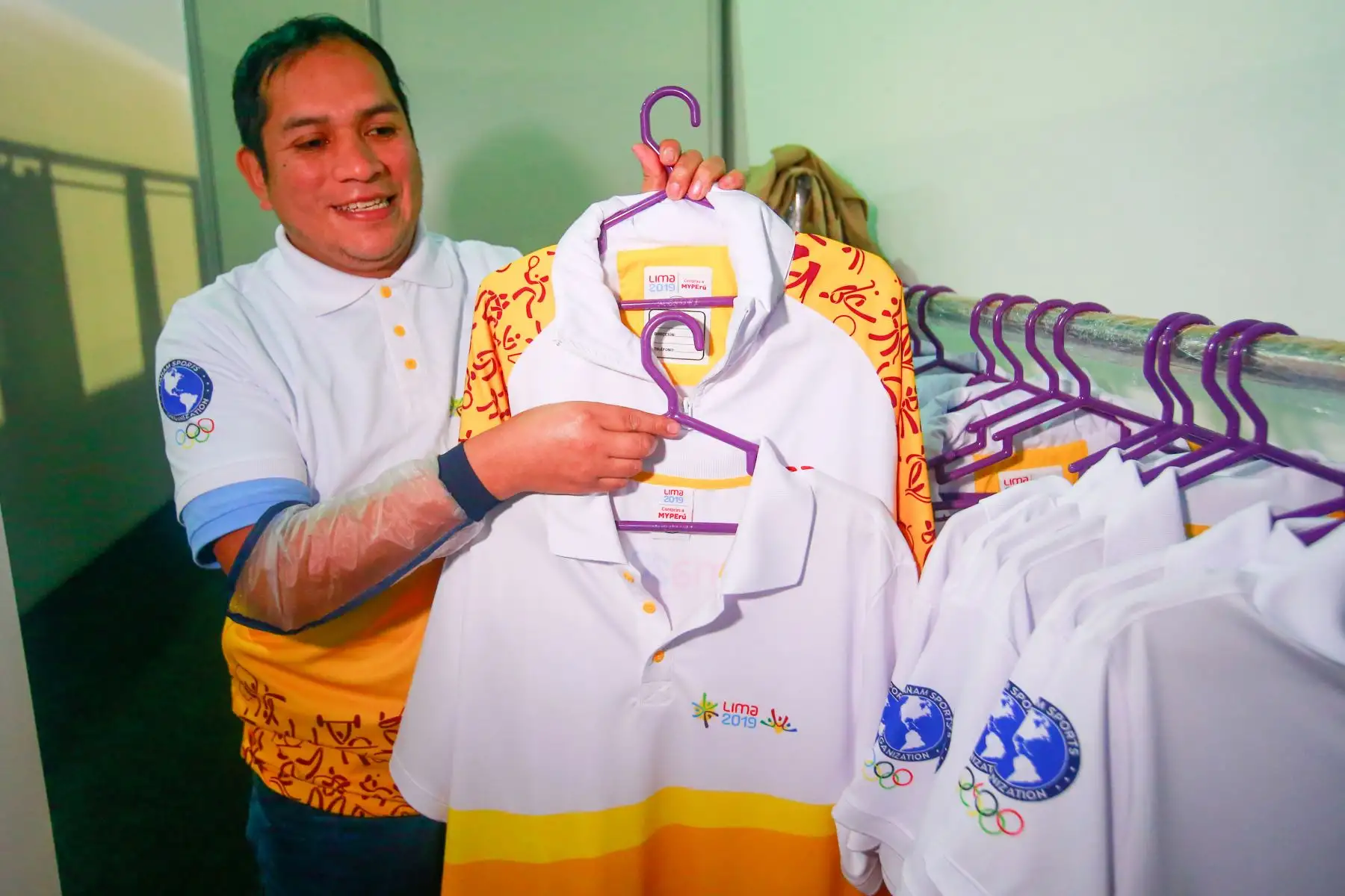 Inicio de operaciones del centro de acreditación y uniformes de Lima 2019. Foto: ANDINA/Héctor Vinces