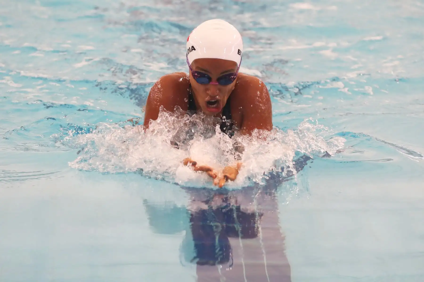 Adriana Buendia de Perú participa en la carrera de 200m pecho en el Torneo Copa Pacífico de Natación 2019. Foto: ANDINA/Melina Mejía