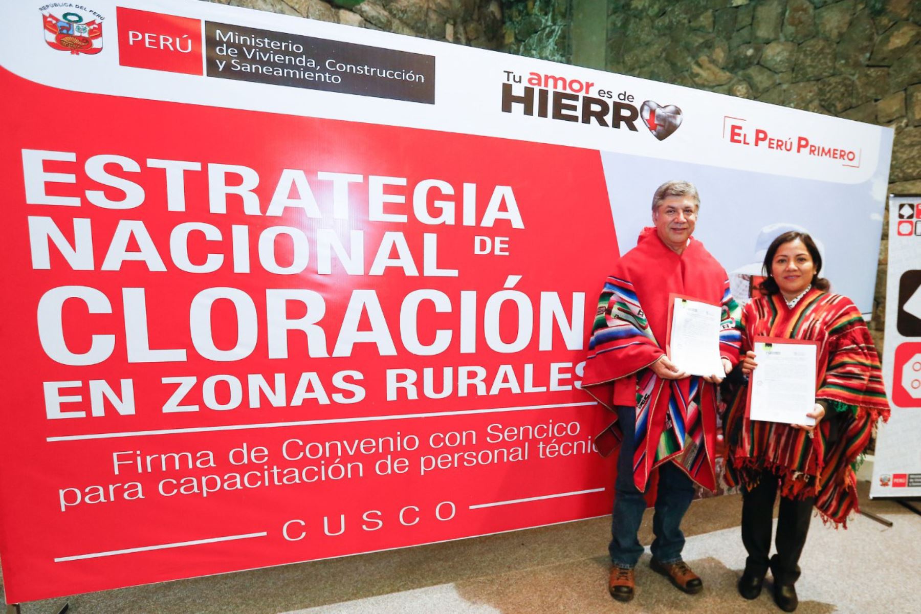 El ministro de Vivienda, Construcción y Saneamiento, Miguel Estrada, lanzó la estrategia para incrementar el porcentaje de hogares con acceso a agua clorada en zonas rurales del Perú.
