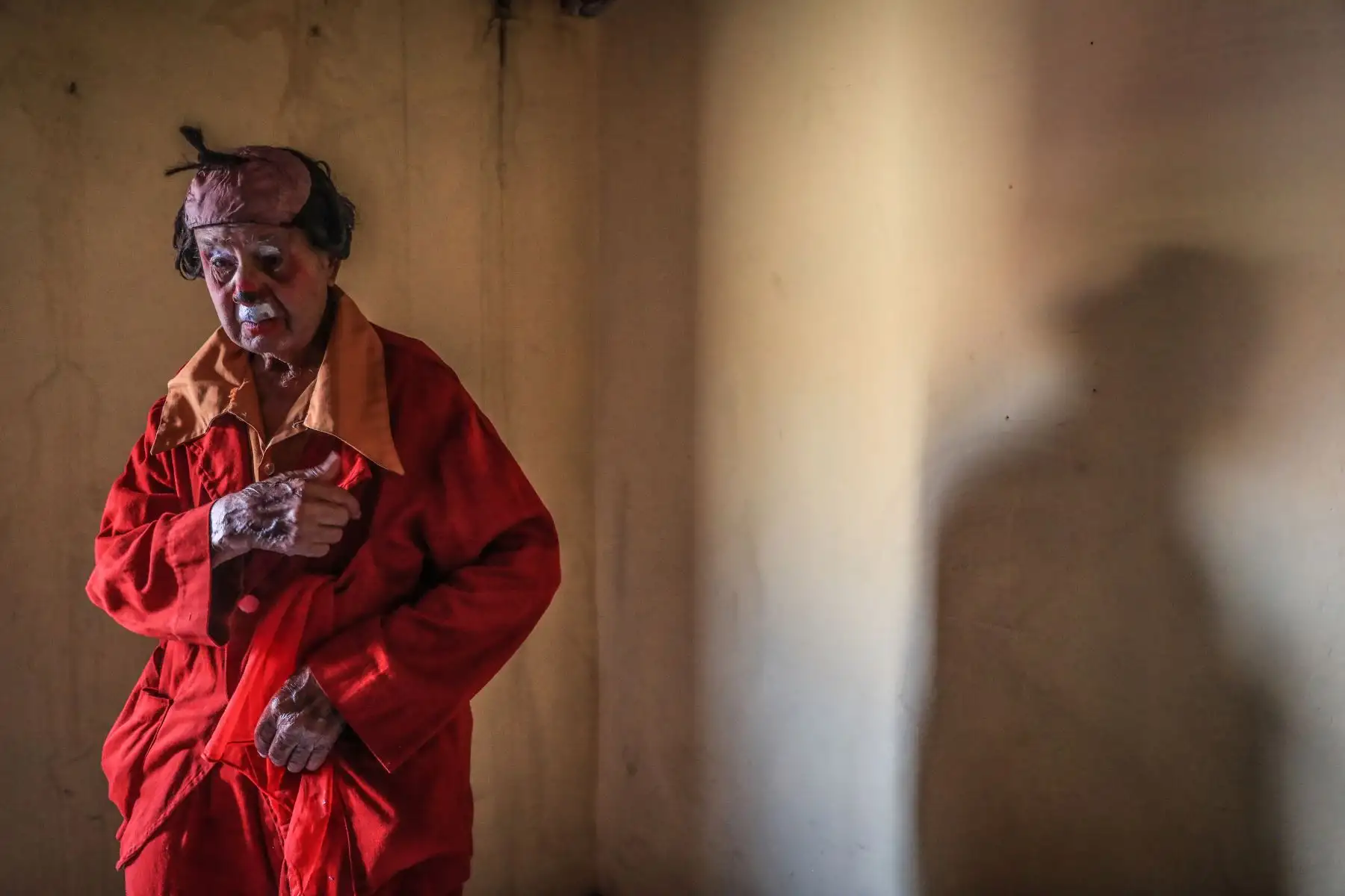 Tiene 95 años de vida y ha pasado 91 de ellos haciendo reír en la carpa de un circo. Pitito es el payaso más viejo del mundo en actividad. Foto: ANDINA/ Carlos Lezama