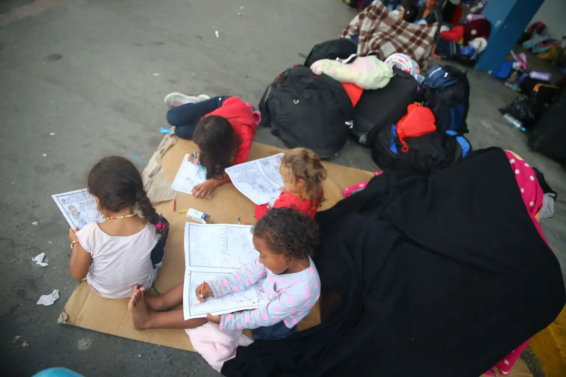 Migraciones ratificó que a partir de las 00:00 horas, de hoy se implementará la medida dictada por el Gobierno peruano para admitir el ingreso al país de ciudadanos venezolanos solo con pasaporte y la visa respectiva. Foto: ANDINA/Luis Iparraguirre