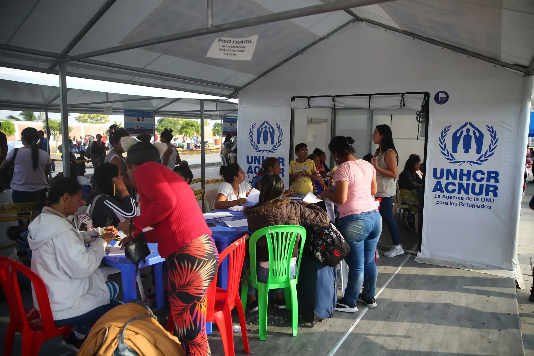 Migraciones ratificó que a partir de las 00:00 horas, de hoy se implementará la medida dictada por el Gobierno peruano para admitir el ingreso al país de ciudadanos venezolanos solo con pasaporte y la visa respectiva. Foto: ANDINA/Luis Iparraguirre