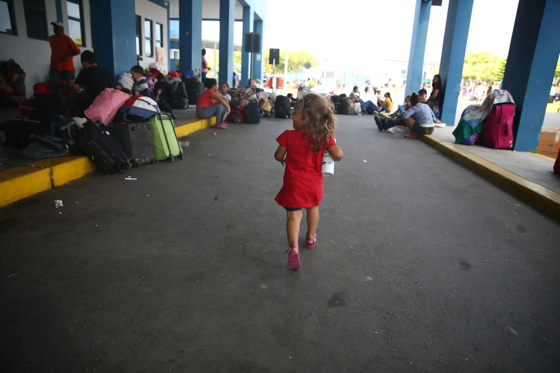 Migraciones ratificó que a partir de las 00:00 horas, de hoy se implementará la medida dictada por el Gobierno peruano para admitir el ingreso al país de ciudadanos venezolanos solo con pasaporte y la visa respectiva. Foto: ANDINA/Luis Iparraguirre