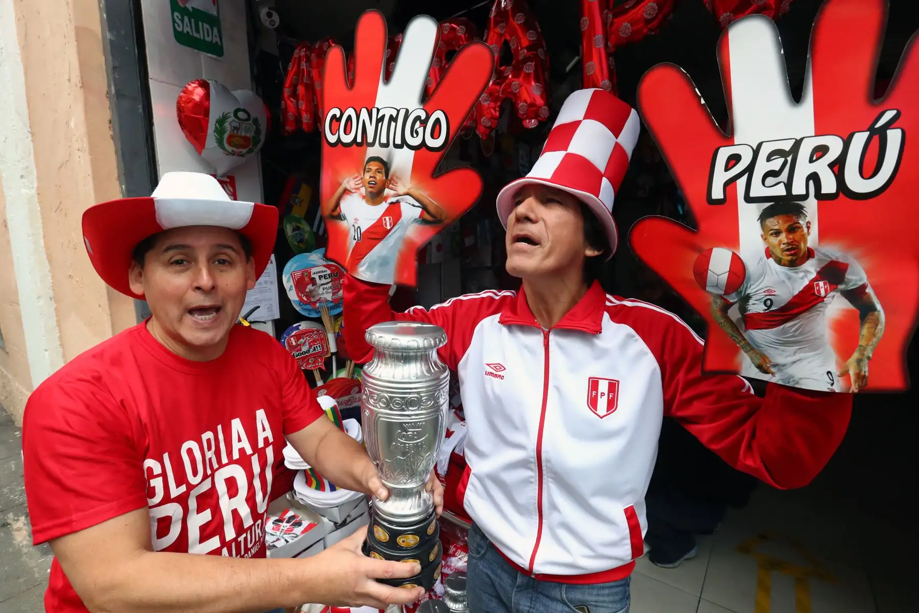 Hinchas de la selección peruana  antes del partido 
 de Perú Venezuela Foto: ANDINA/Norman Córdova