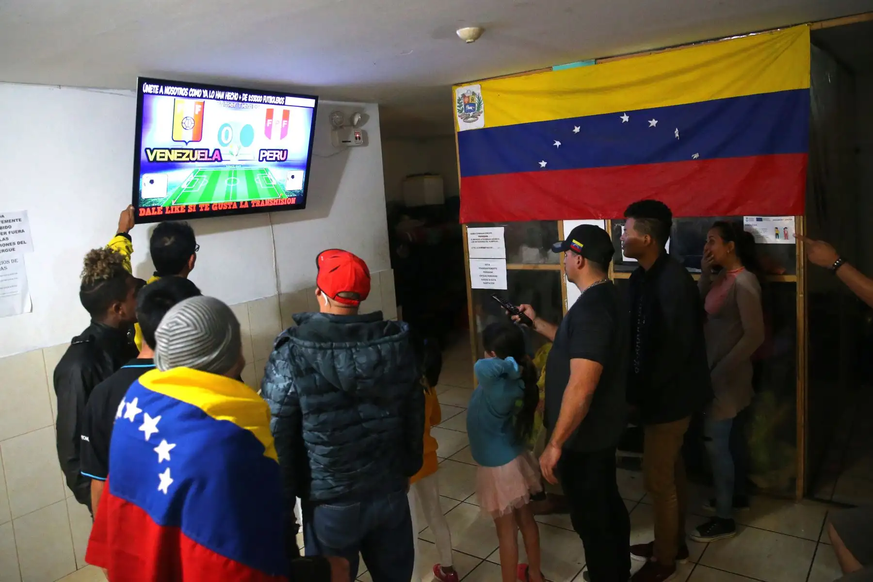 Expectativa en hinchas venezonalos previo al partido entre Perú y Venezuela por la Copa América.
Foto: ANDINA/Vidal Tarqui