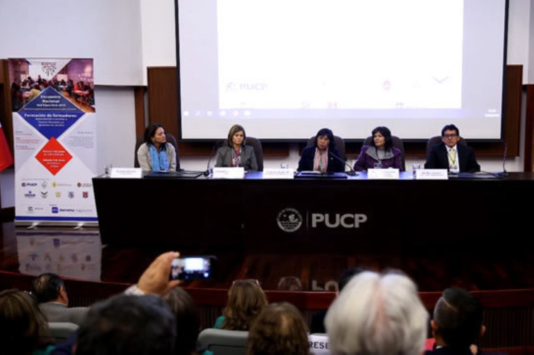 Viceministra de Gestión Pedagógica, Patricia Andrade, inaugura el Encuentro Nacional de la Red Kipus Perú 2019 que se realiza en Lima.