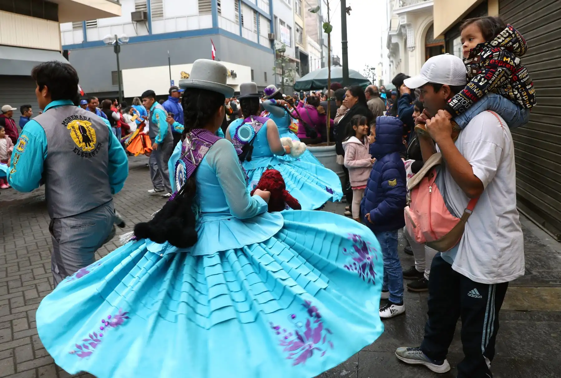 Limeños celebran el Día del Padre.
Foto: ANDINA/Norman Córdova