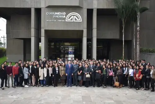 Universitarios acuden a la CAN para conocer más sobre el bloque regional. Foto: Cortesía.