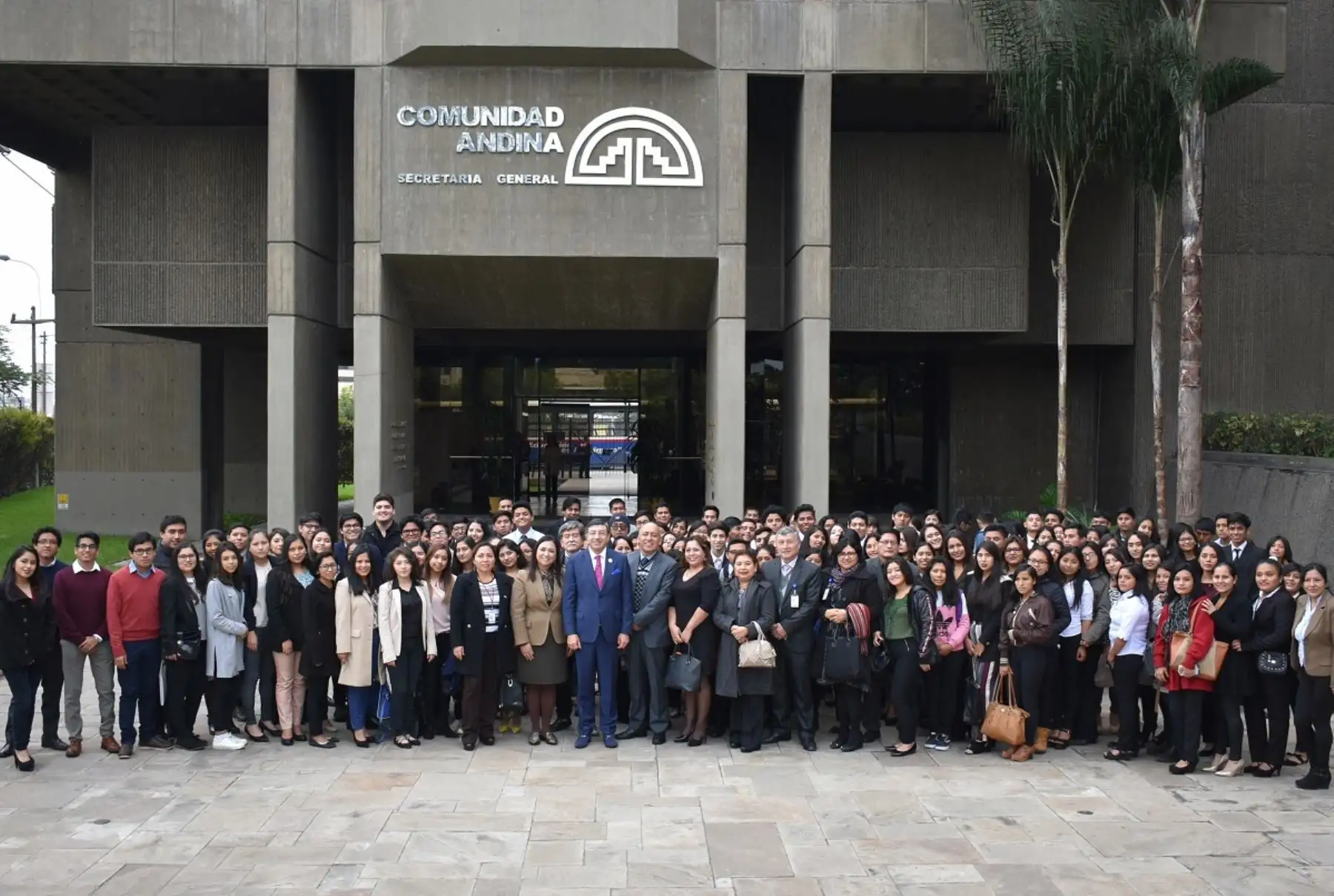 Universitarios acuden a la CAN para conocer más sobre el bloque regional. Foto: Cortesía.