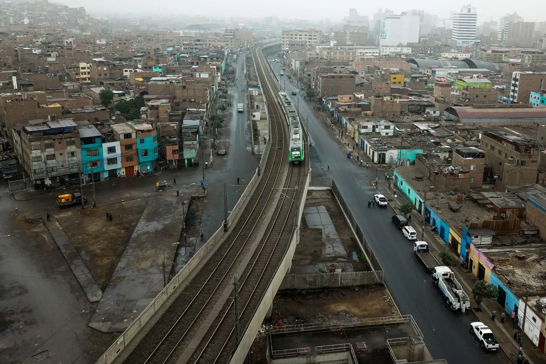 Vista aérea con Drone de la Avenida Aviación en La Victoria tras el desalojo de ambulantes. Foto: ANDINA/Lenin Lobaton