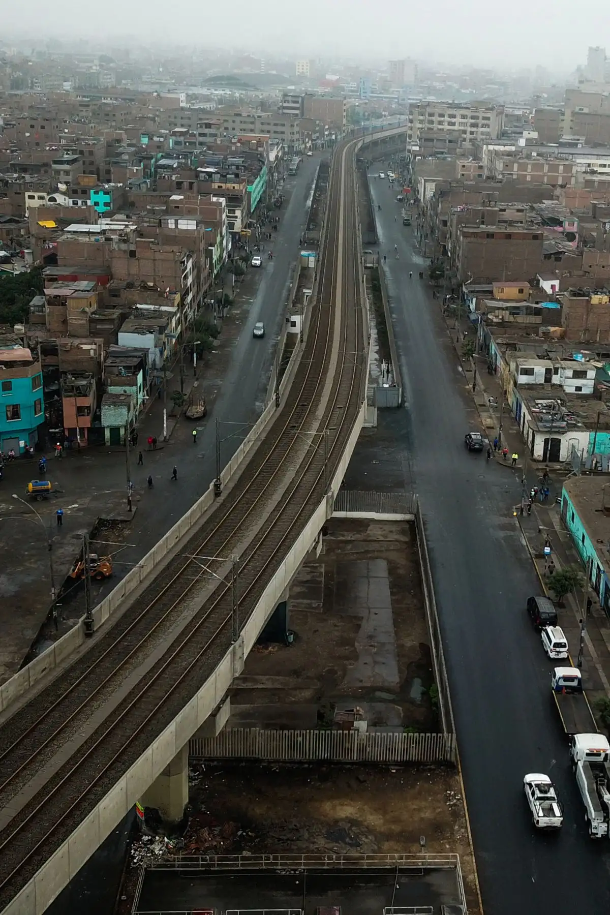 Vista aérea con Drone de la Avenida Aviación en La Victoria tras el desalojo de ambulantes. Foto: ANDINA/Lenin Lobaton