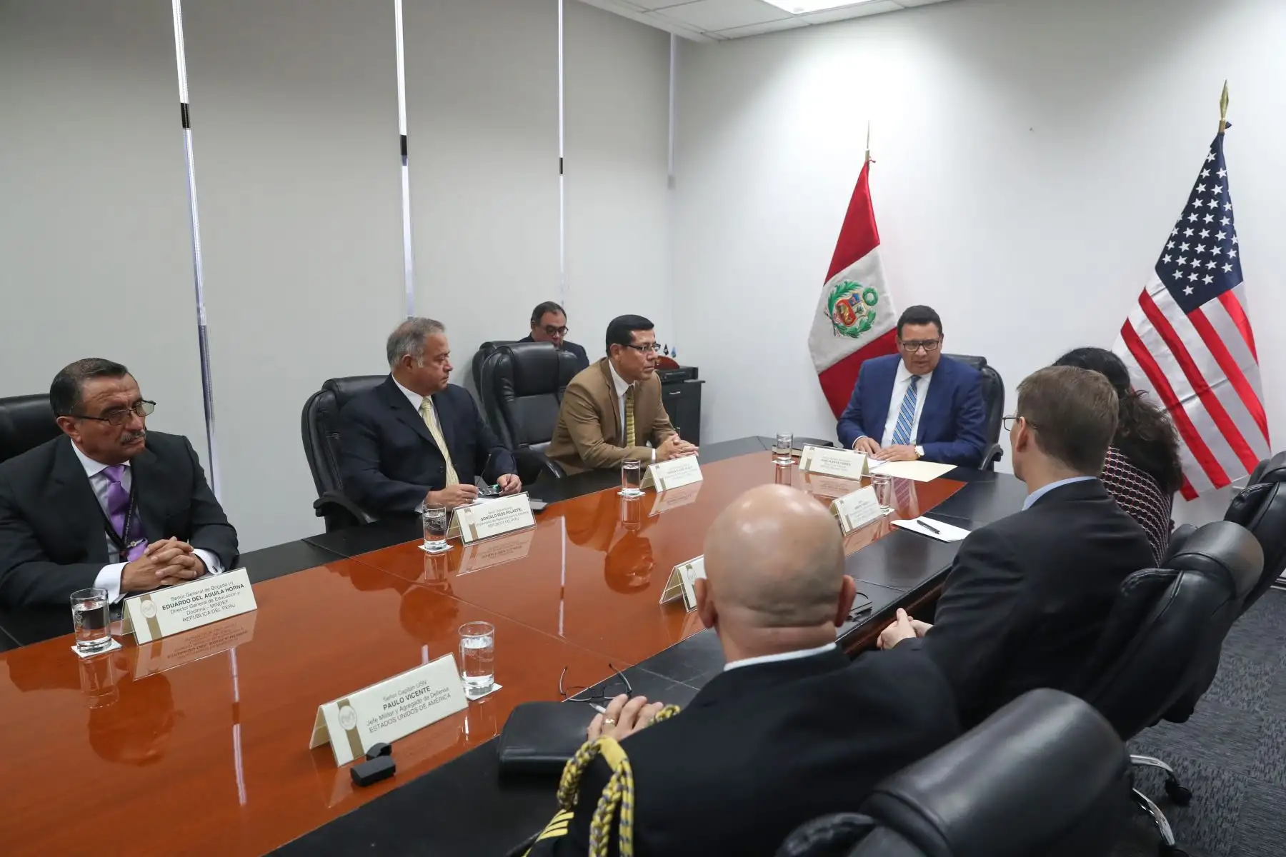 Ministro de Defensa José Huerta, se reunió con la Subsecretaria para asuntos del hemisferio occidental del departamento de estado de los Estados Unidos Kimberly Breier. Foto: ANDINA/ MINDEF