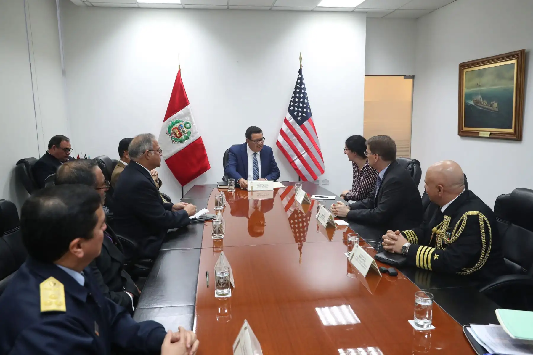 Ministro de Defensa José Huerta, se reunió con la Subsecretaria para asuntos del hemisferio occidental del departamento de estado de los Estados Unidos Kimberly Breier. Foto: ANDINA/ MINDEF