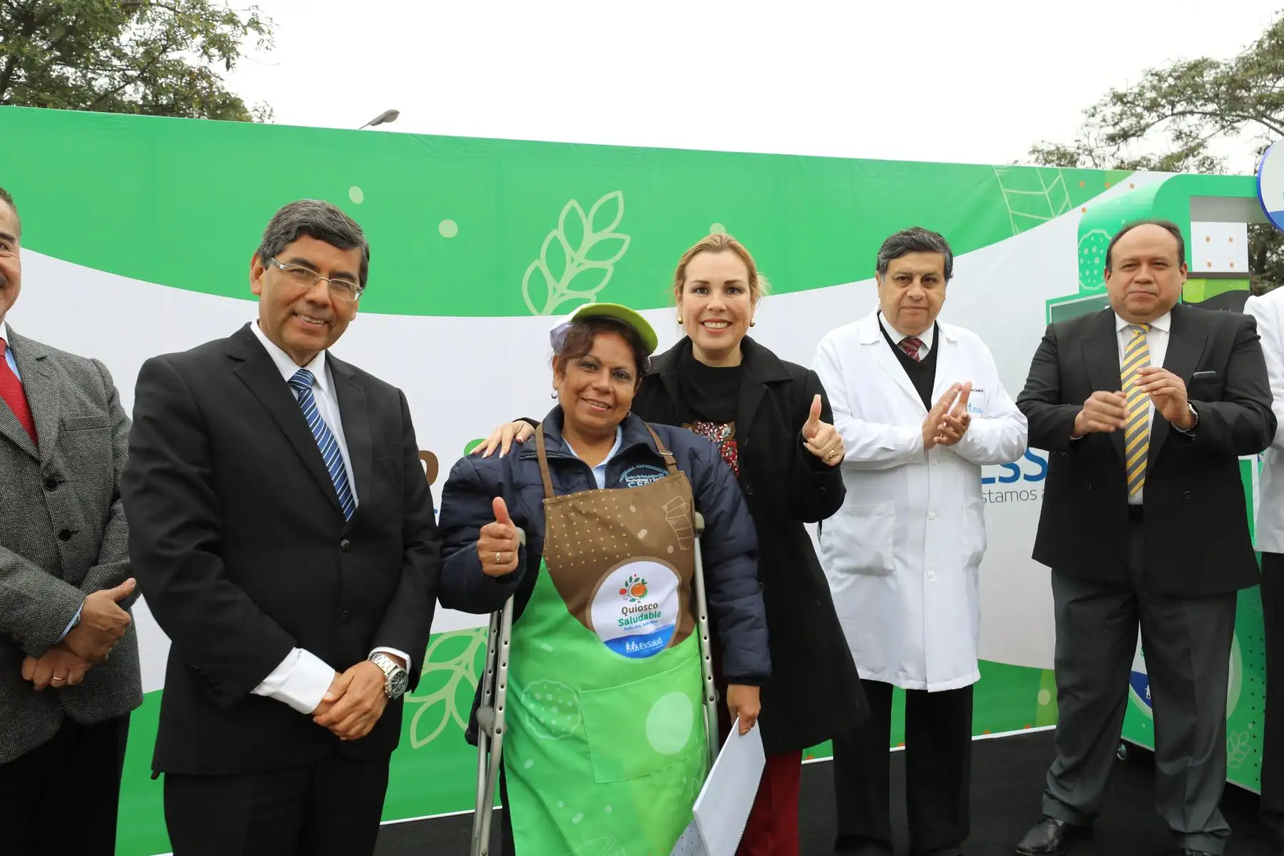 La presidenta ejecutiva del Seguro Social de Salud (EsSalud), Fiorella Molinelli, entregó 55 quioscos que contribuirán a promover el consumo de alimentos saludables en los trabajadores, asegurados y visitantes en general, que concurran a las instalaciones de la institución.
Foto: ANDINA/EsSalud