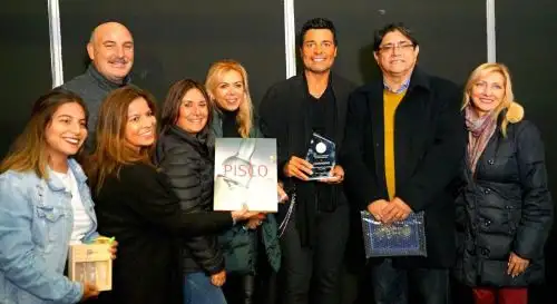 Chayanne fue reconocido como embajador del turismo por Canatur a su paso por el Perú.