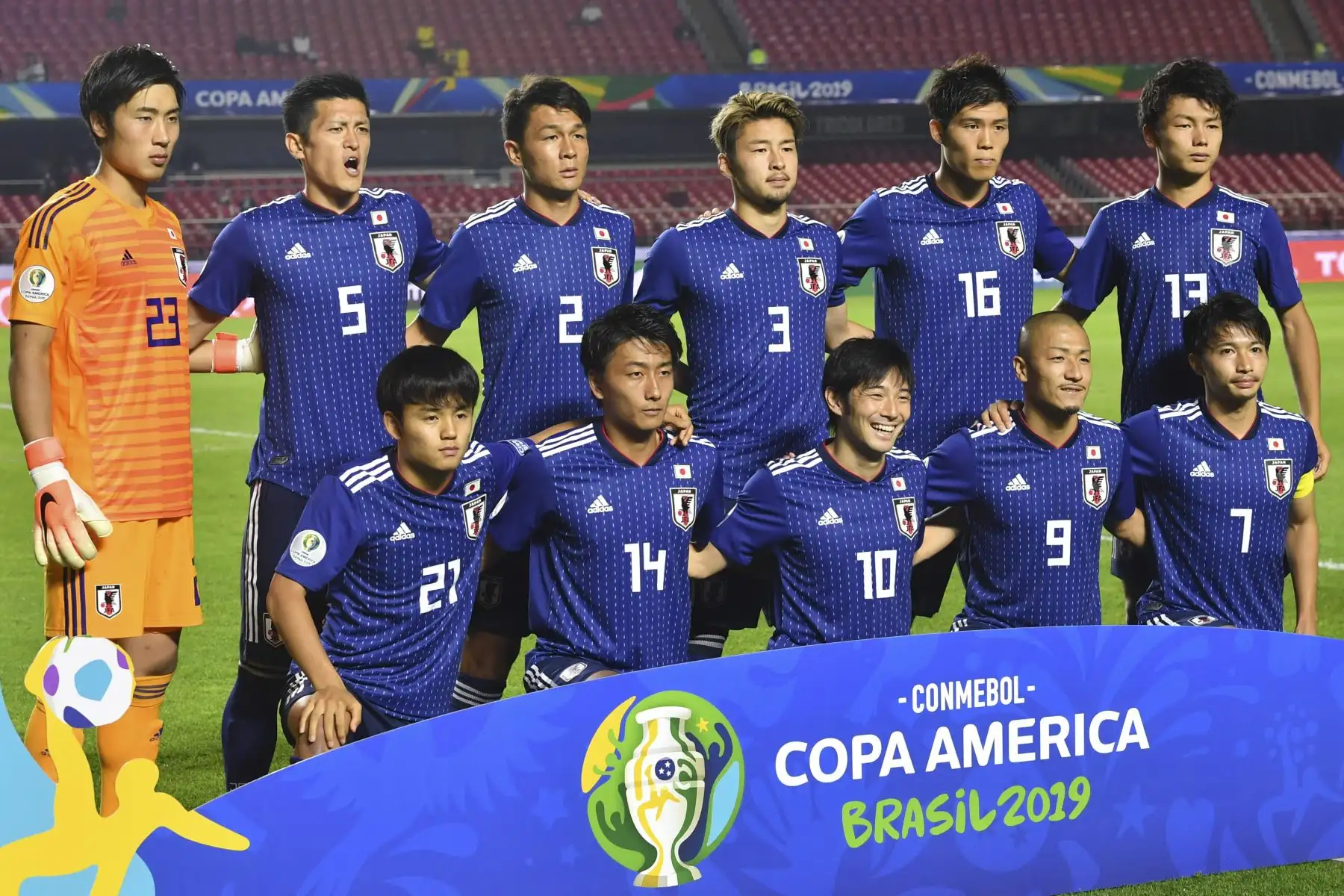Los jugadores de Japón posan ante un partido del torneo de fútbol de la Copa América, Grupo C, entre Chile y Japón, en el estadio Cicero Pompeu de Toledo,  en Sao Paulo, Brasil.
Foto: AFP