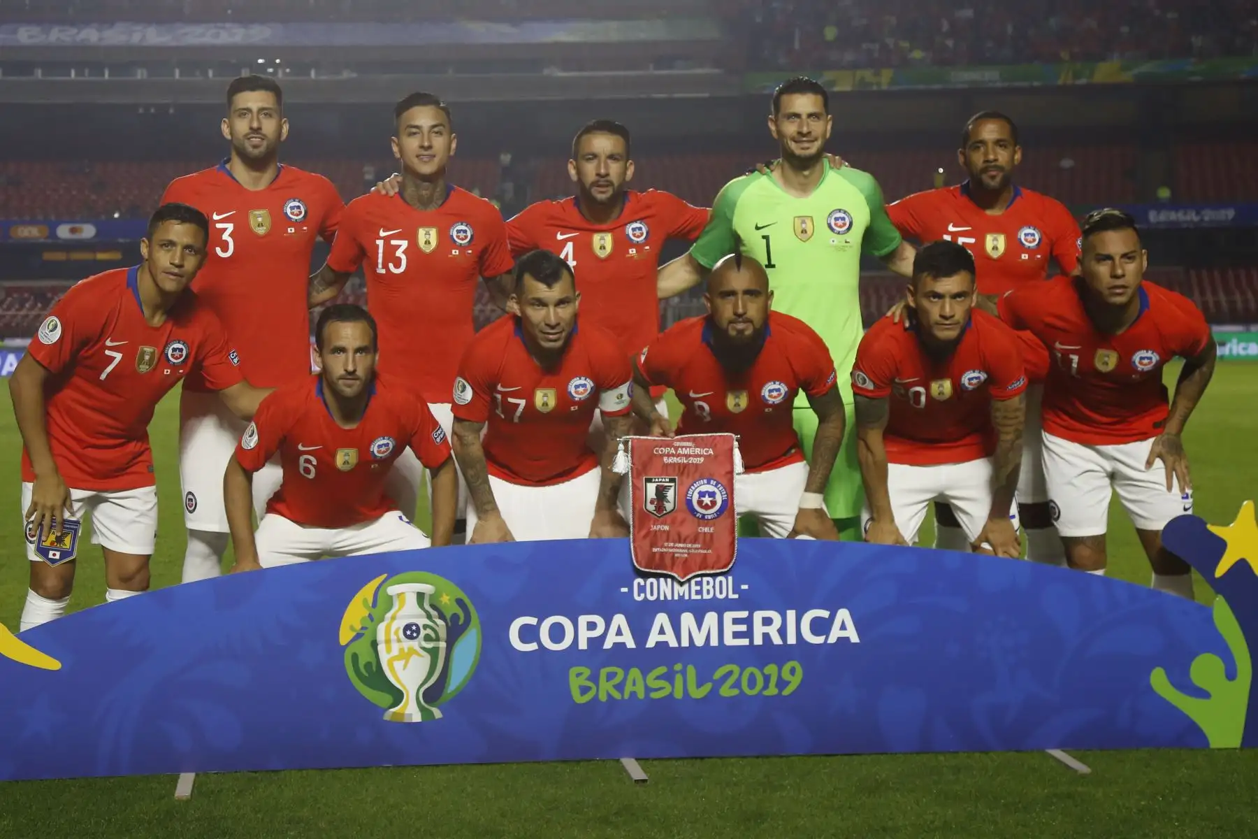 Los jugadores de Chile posan ante un partido del torneo de fútbol de la Copa América, Grupo C, entre Chile y Japón, en el estadio Cicero Pompeu de Toledo en Sao Paulo, Brasil.
Foto: AFP