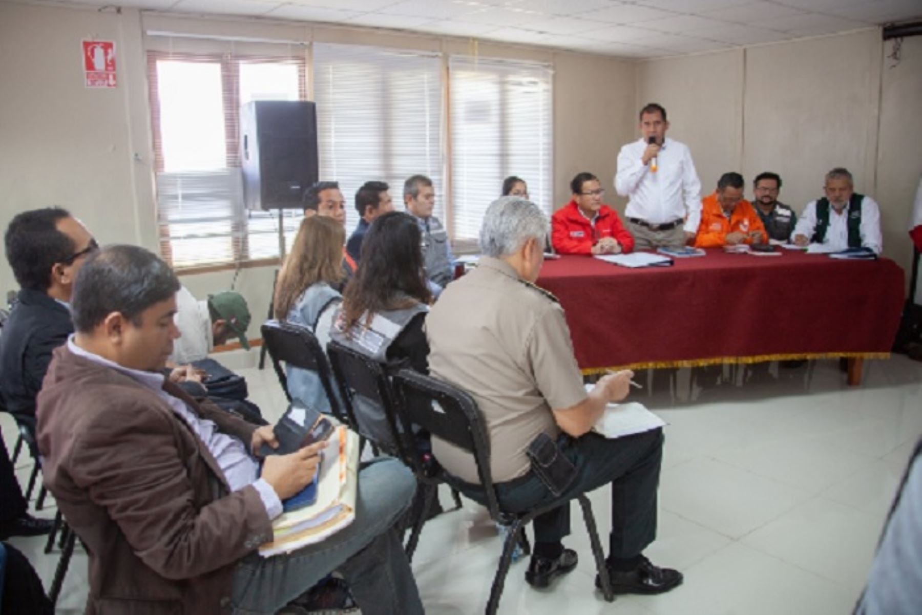 El Gobierno Regional de Áncash convocó a los representantes de la comunidad campesina Cruz de Mayo, a participar el próximo sábado 22 a una Mesa de Diálogo para que conozcan el peligro que conlleva no disminuir el nivel de agua de la laguna Parón, ubicada en el distrito de Caraz, provincia de Huaylas.