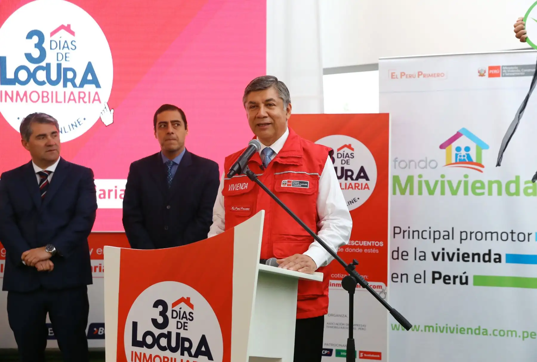 Ministro de Vivienda ,Miguel Estrada ,dió el "Click de Honor" para el inicio de la feria Inmobilaria Online- 3 días de locura inmobilaria. Foto: ANDINA/Norman Córdova
