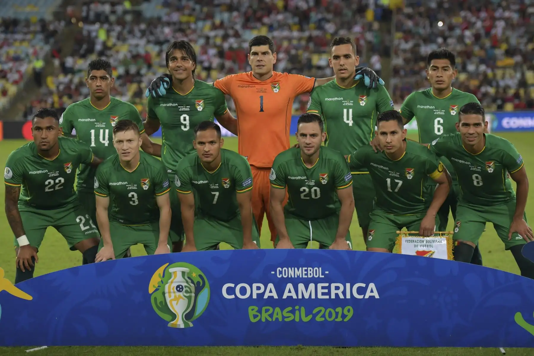 Los jugadores de Bolivia posan para las fotos antes de su partido de torneo de fútbol de Copa América contra Perú en el Estadio Maracaná de Río de Janeiro, Brasil.
Foto: AFP