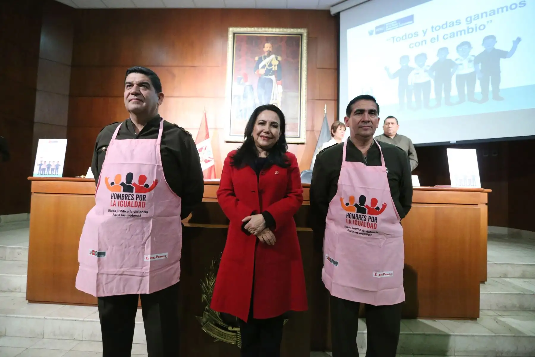 Ministra de la Mujer, Gloria Montenegro promueve la campaña “ Hombres por la igualdad” estrategia comunitaria que busca sensibilizar a miembros del Ejercito Peruano frente a la violencia contra la mujer. Foto: ANDINA/Eddy Ramos