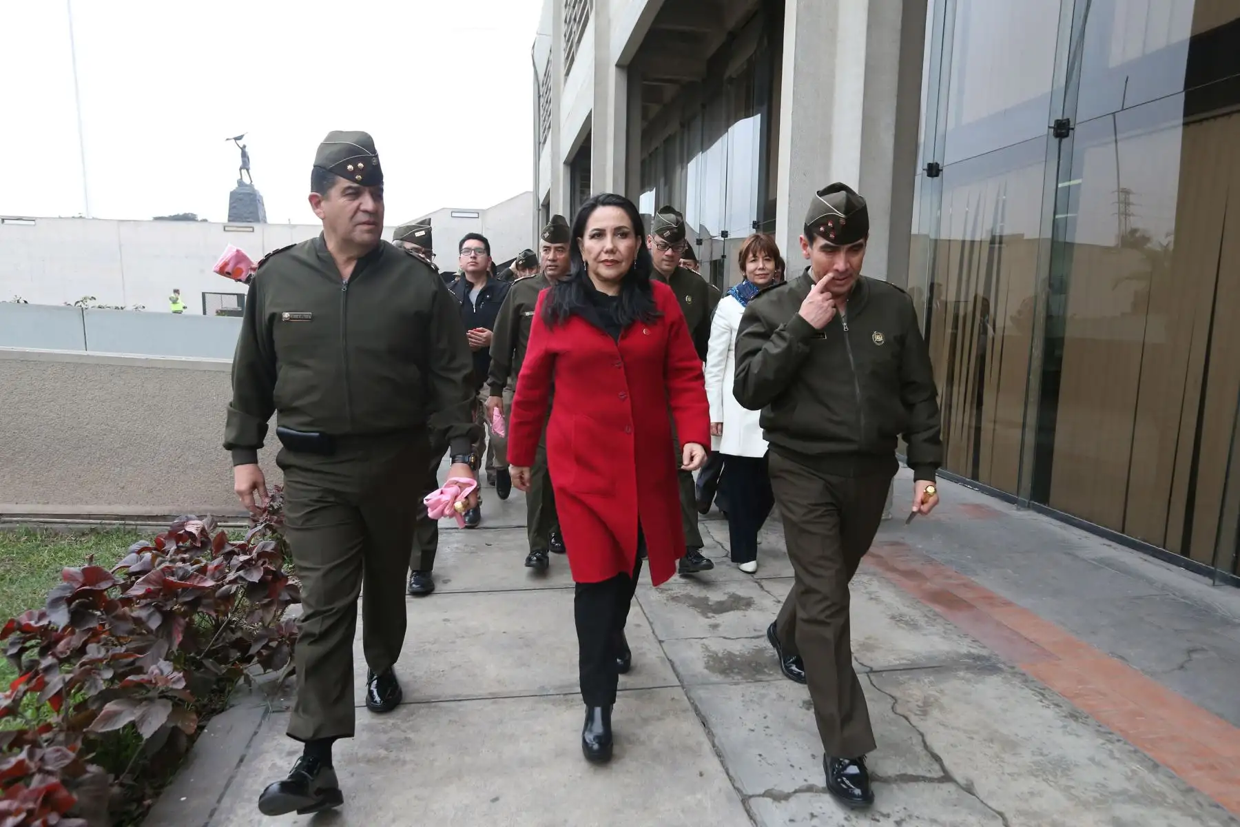 Ministra de la Mujer, Gloria Montenegro promueve la campaña “ Hombres por la igualdad” estrategia comunitaria que busca sensibilizar a miembros del Ejercito Peruano frente a la violencia contra la mujer. Foto: ANDINA/Eddy Ramos