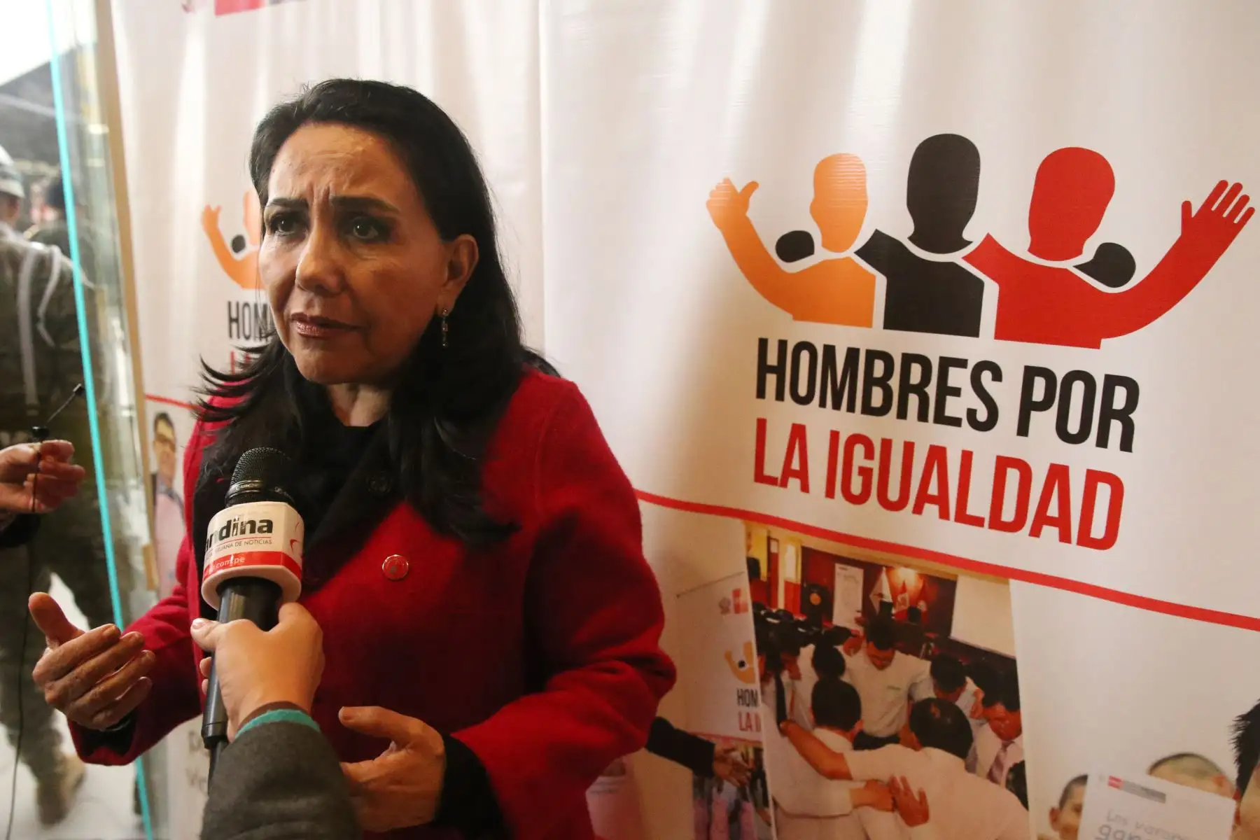 Ministra de la Mujer, Gloria Montenegro promueve la campaña “ Hombres por la igualdad” estrategia comunitaria que busca sensibilizar a miembros del Ejercito Peruano frente a la violencia contra la mujer. Foto: ANDINA/Eddy Ramos