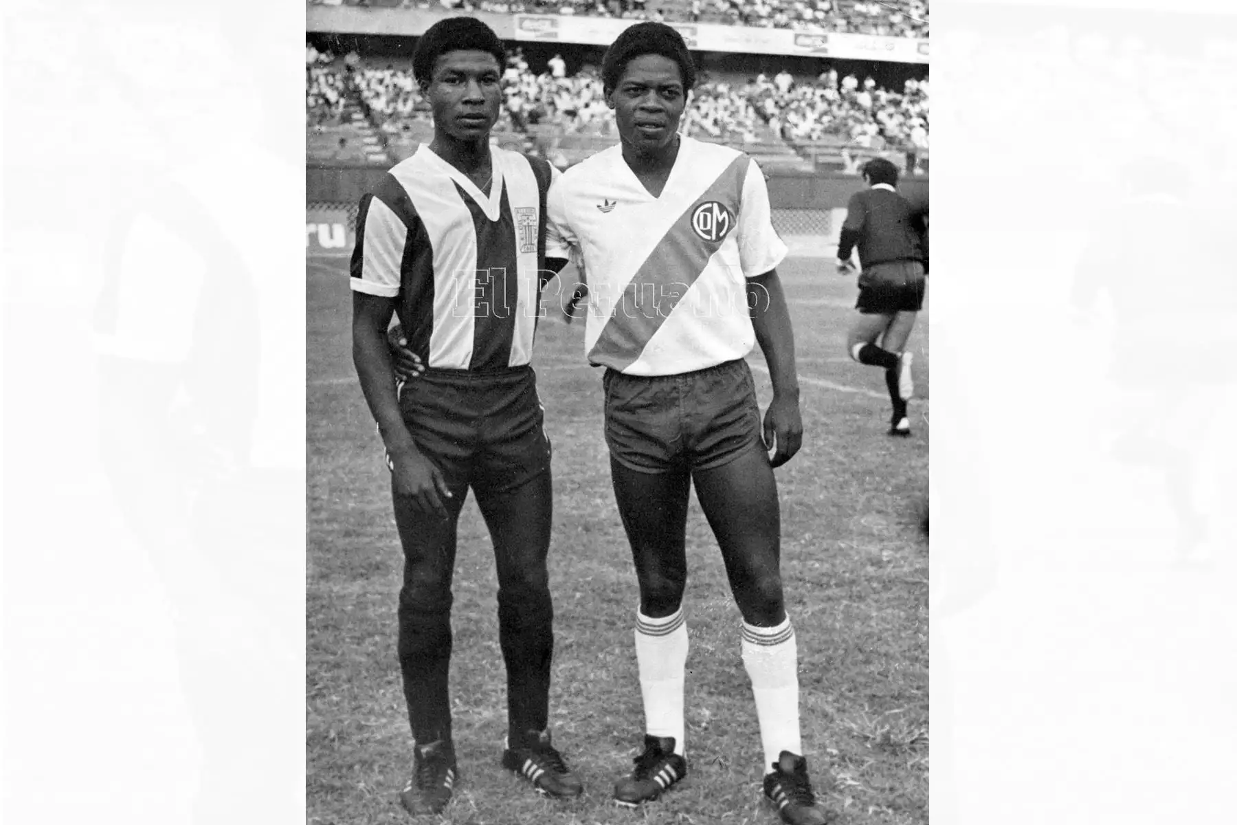 Lima - 1985 / Luis Escobar, delantero revelación de Alianza Lima, antes de un encuentro con Deportivo Municipal.