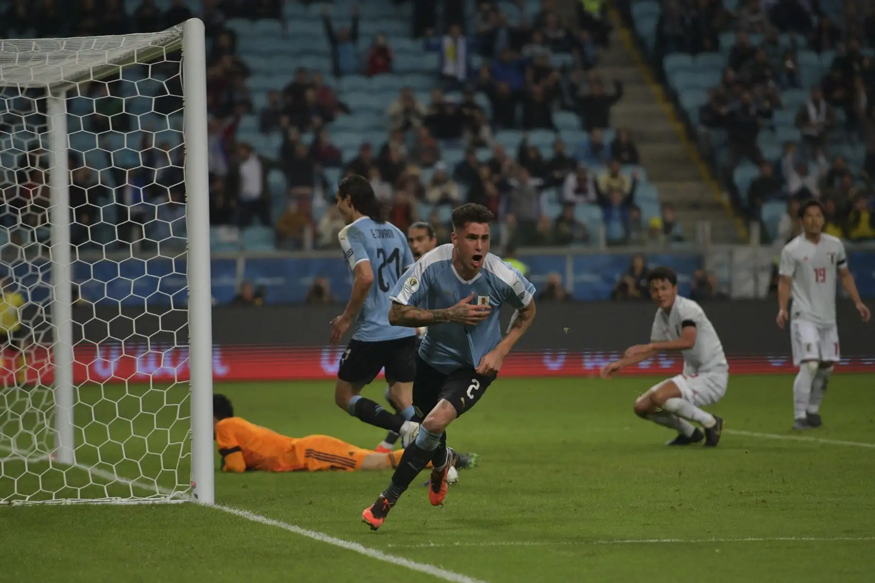 El uruguayo José María Giménez se celebra luego de marcar un gol durante el partido del torneo de fútbol de la Copa América, Grupo C, en el estadio Gremio Arena en Porto Alegre, Brasil.Foto:AFP
