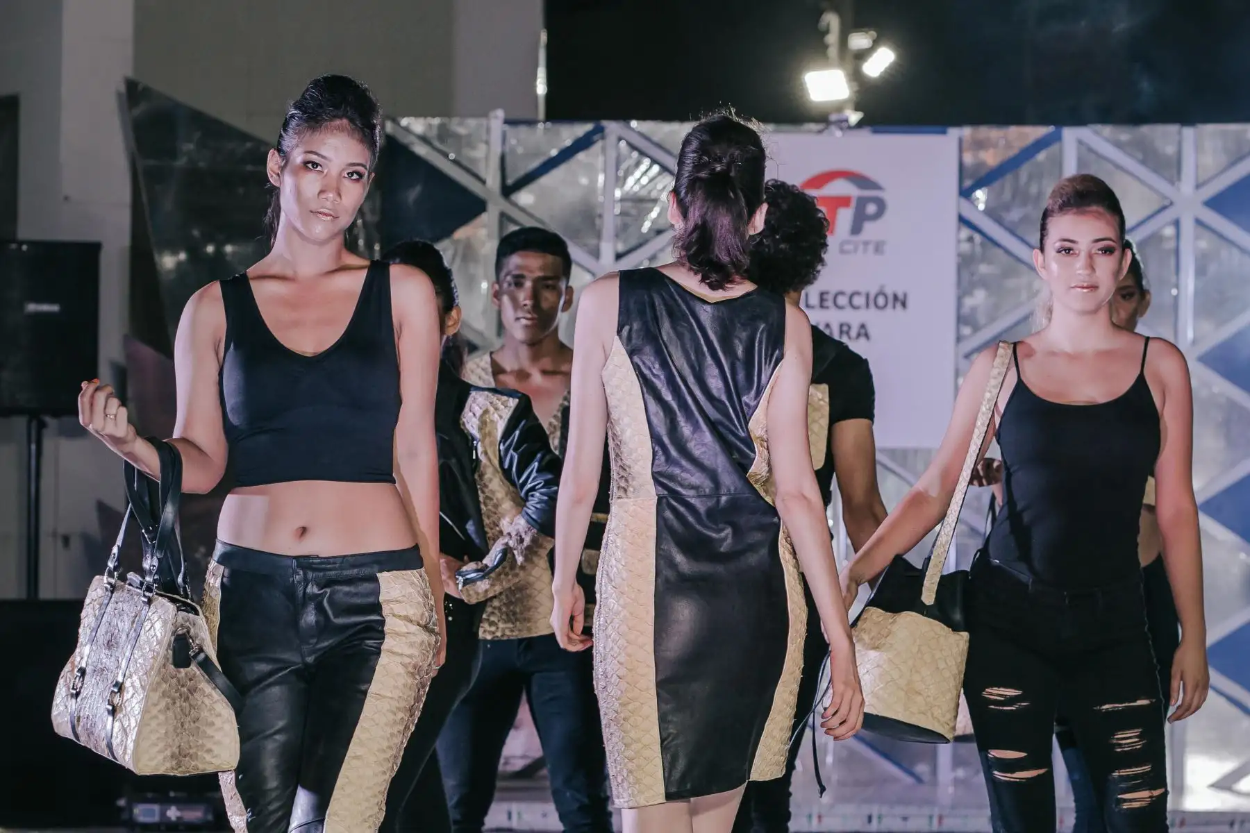 ANDINA/DifusiónITP presenta en Ucayali prendas, calzados y accesorios elaborados con piel de paiche. ANDINA/Difusión