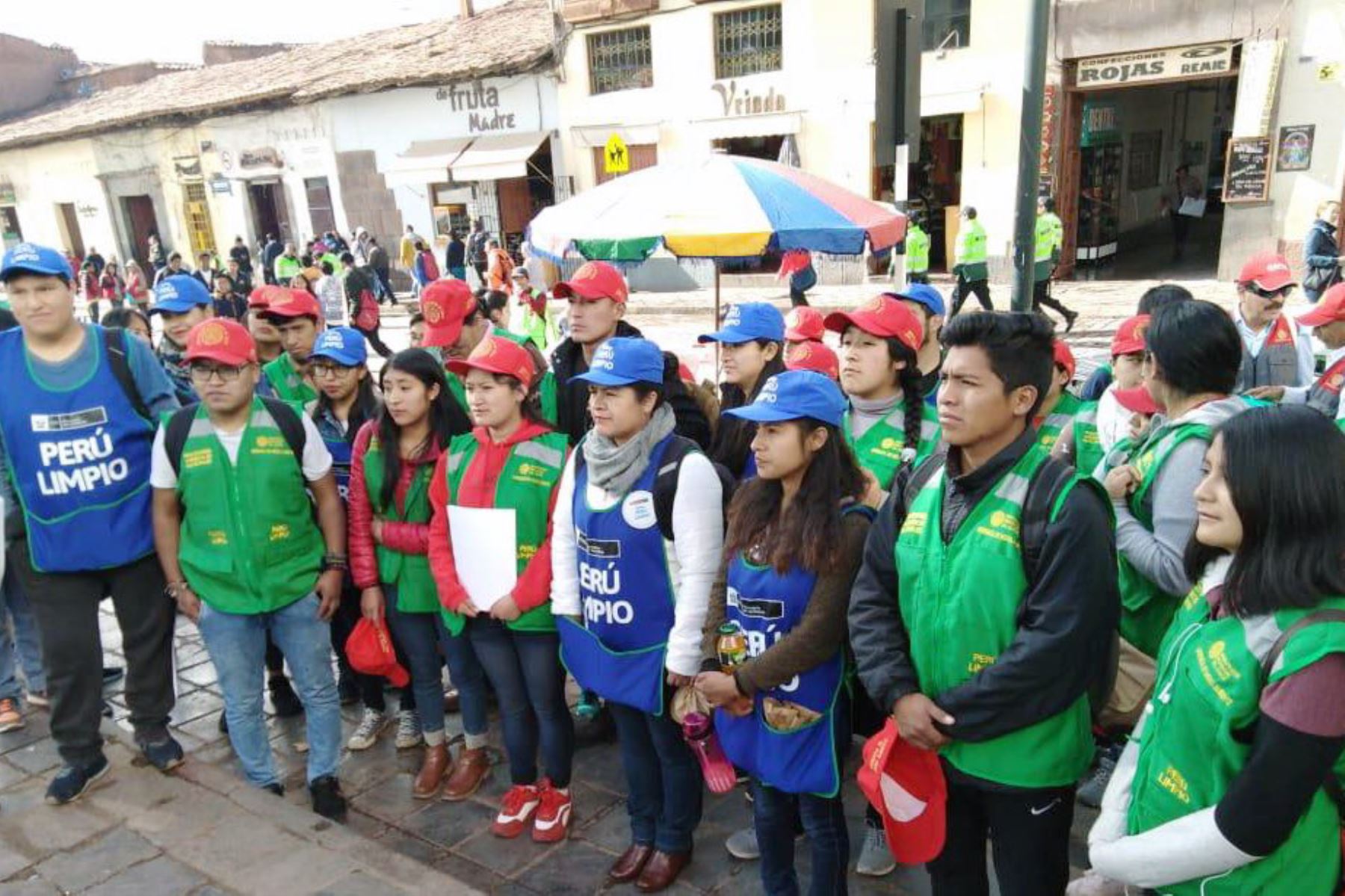 Campaña Perú Limpio dejó calles sin residuos durante Corpus Christi y feria del chiriuchu en Cusco. Foto: ANDINA/Difusión