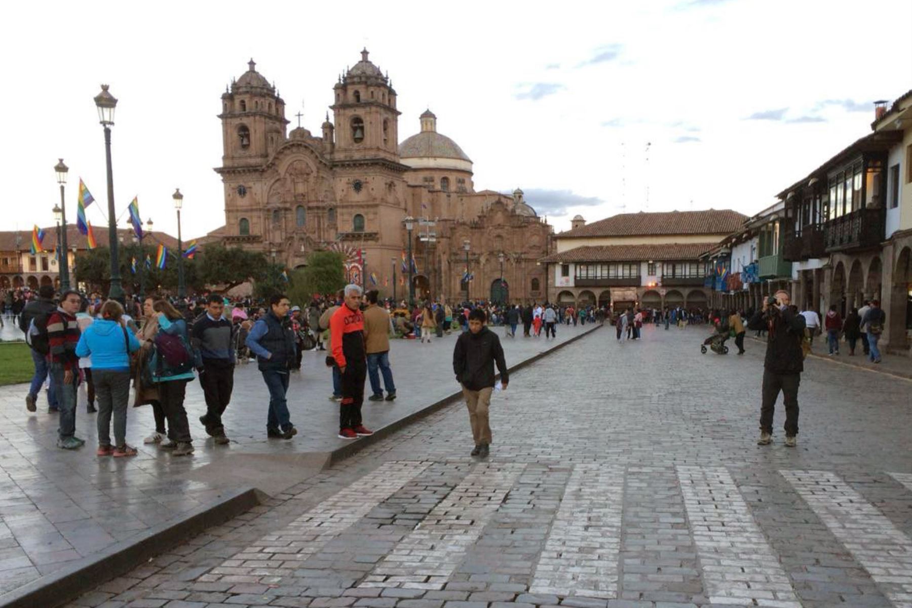 Estrategia Perú Limpio dejó calles sin residuos en Corpus Christi y feria Chiriuchu en Cusco