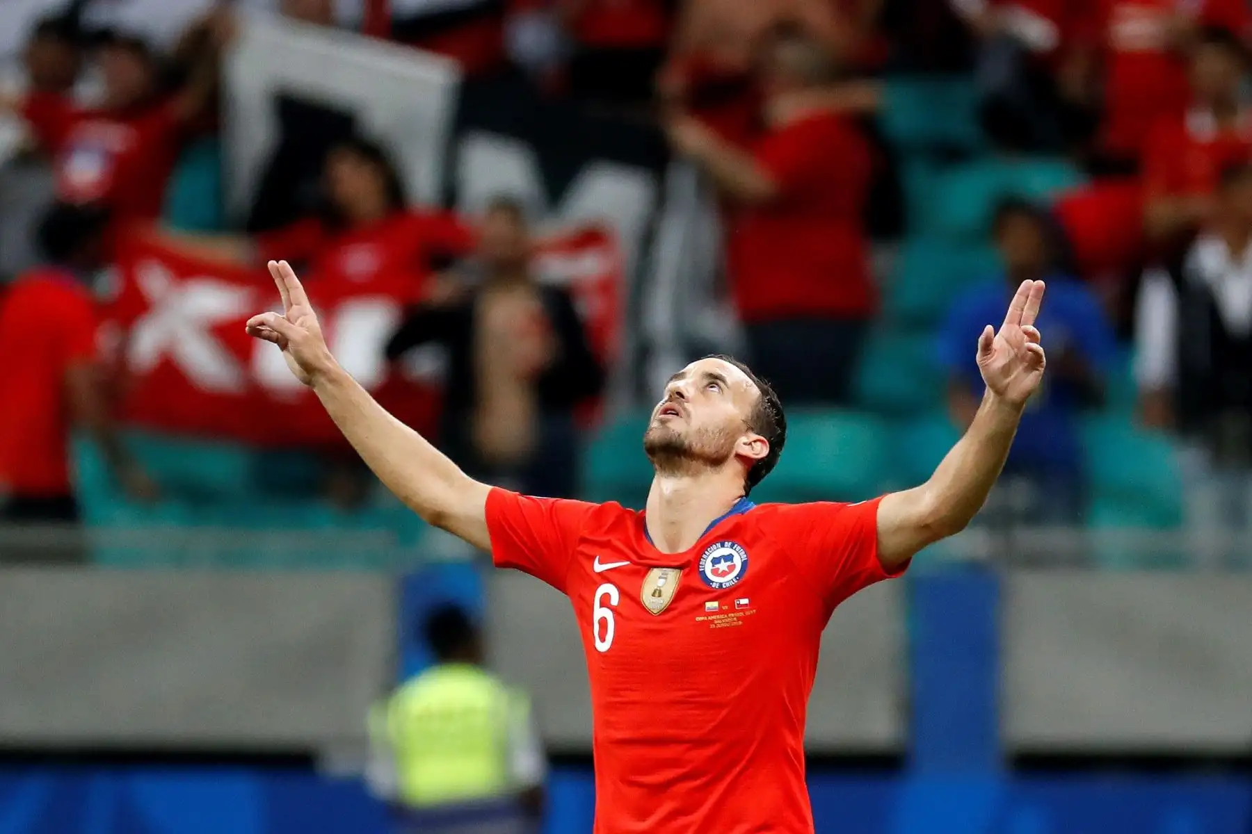 El jugador de Chile José Fuenzalida celebra un gol durante el partido Ecuador-Chile del Grupo C de la Copa América de Fútbol 2019, en el Estadio Arena Fonte Nova de Salvador, Brasil.Foto:EFE